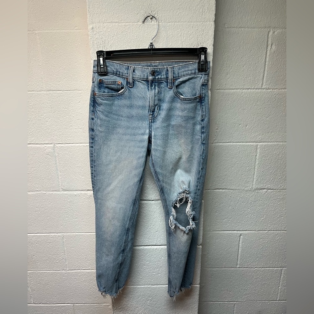 American Eagle Outfitters Light Blue Distressed Ankle Jeans